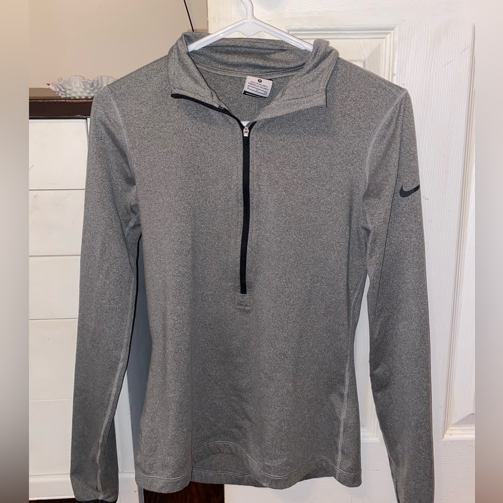 Nike women’s athletic half zip